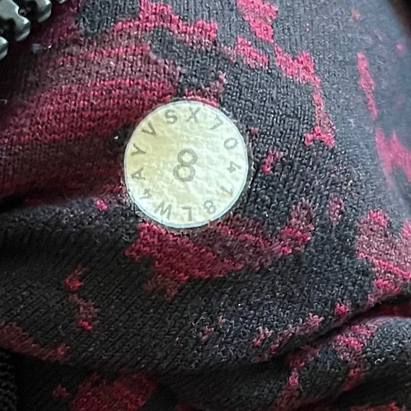 🍒LULULEMON DEFINE Jacket sz 8 SCATTER BLOSSOM JACQUARD Black/Garnet Red - Picture 4 of 7